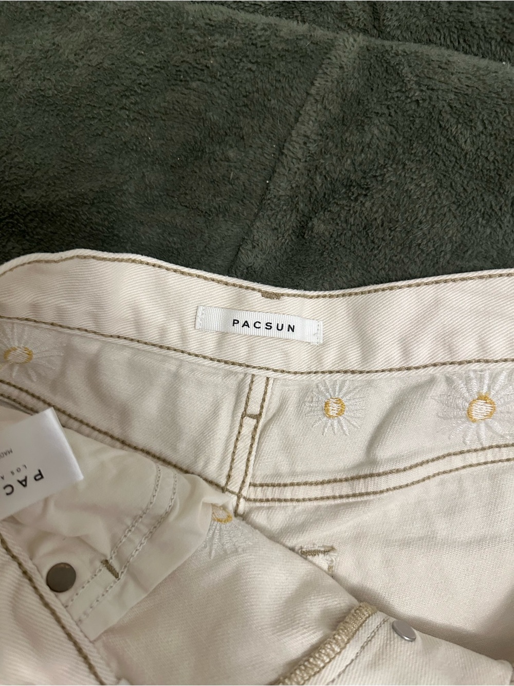 PacSun Cream High-Rise Jeans with Daisy Embroidery